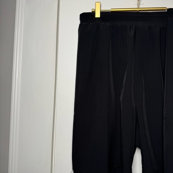 Fabletics Black The Fundamental Short II 7 Inch Inseam Athletic Gym 4X - Picture 10 of 15